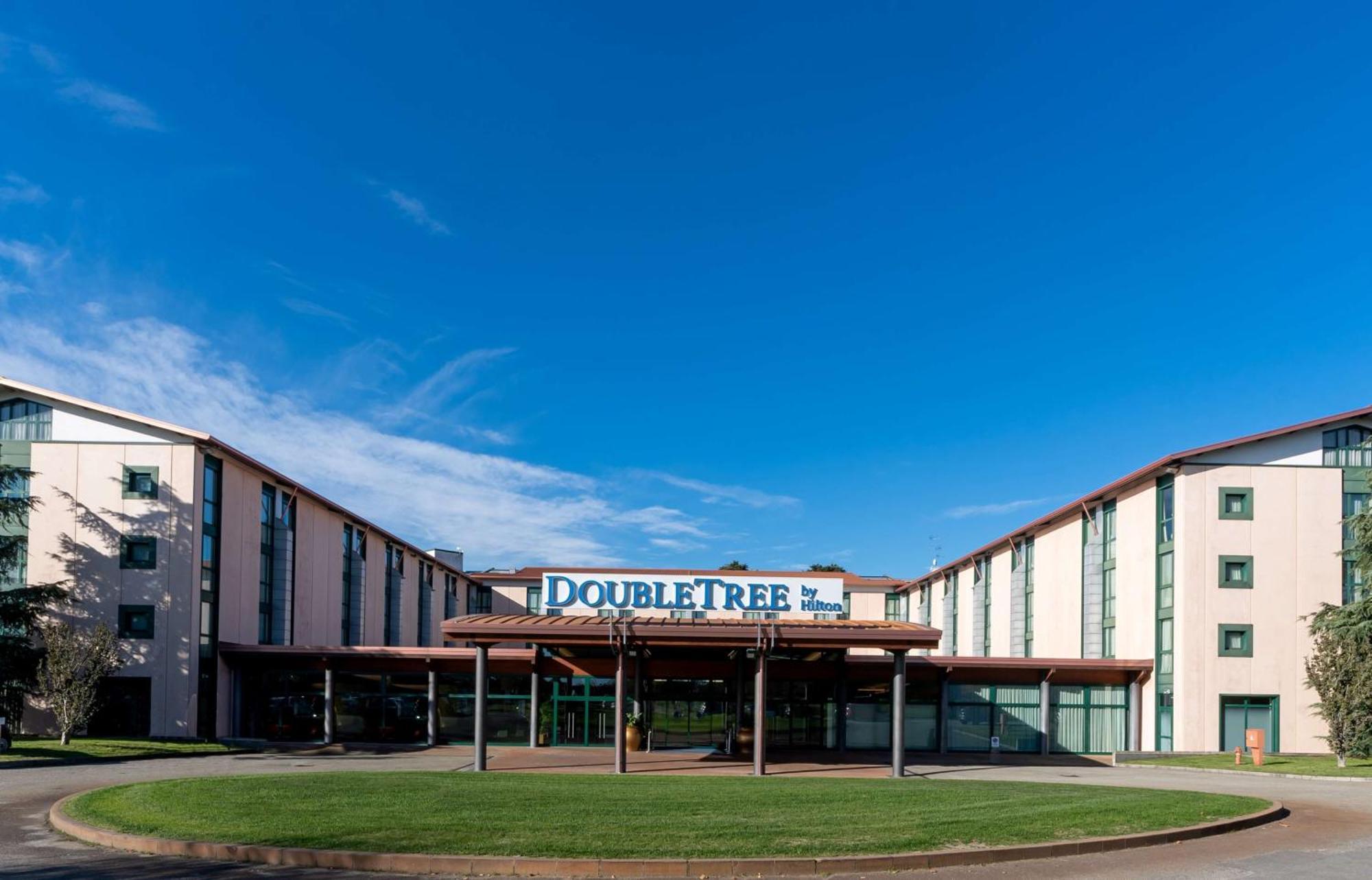 Doubletree By Hilton Milan Malpensa Solbiate Olona Hotel Exterior photo
